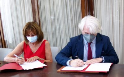 Alumni UMA y el Colegio de Abogados de Málaga firman un acuerdo para fomentar el pensamiento libre a través de ciclos de debate, conferencias y actividades culturales